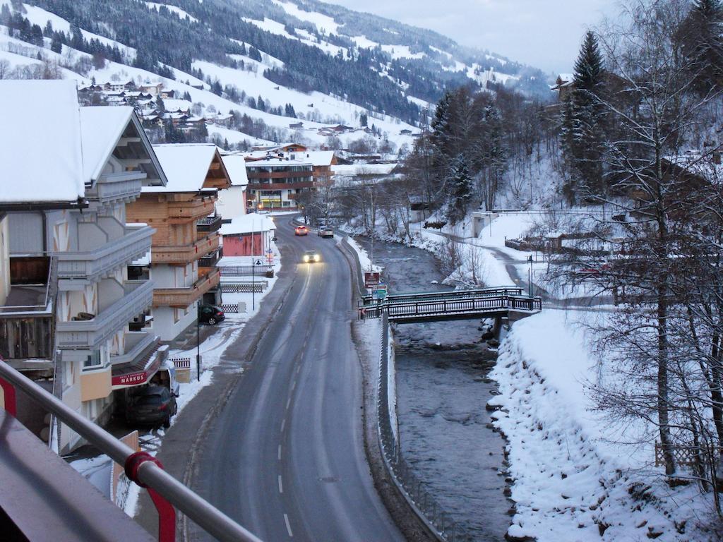 Hotel Garni Siegmundshof Saalbach Exterior foto